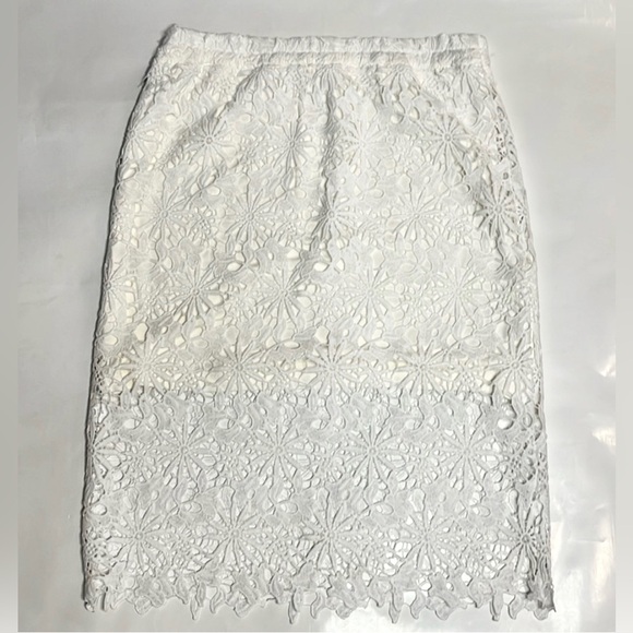 Skies Are Blue White Crochet Floral Lace Elastic waistband Lined Skirt Medium - Picture 3 of 6